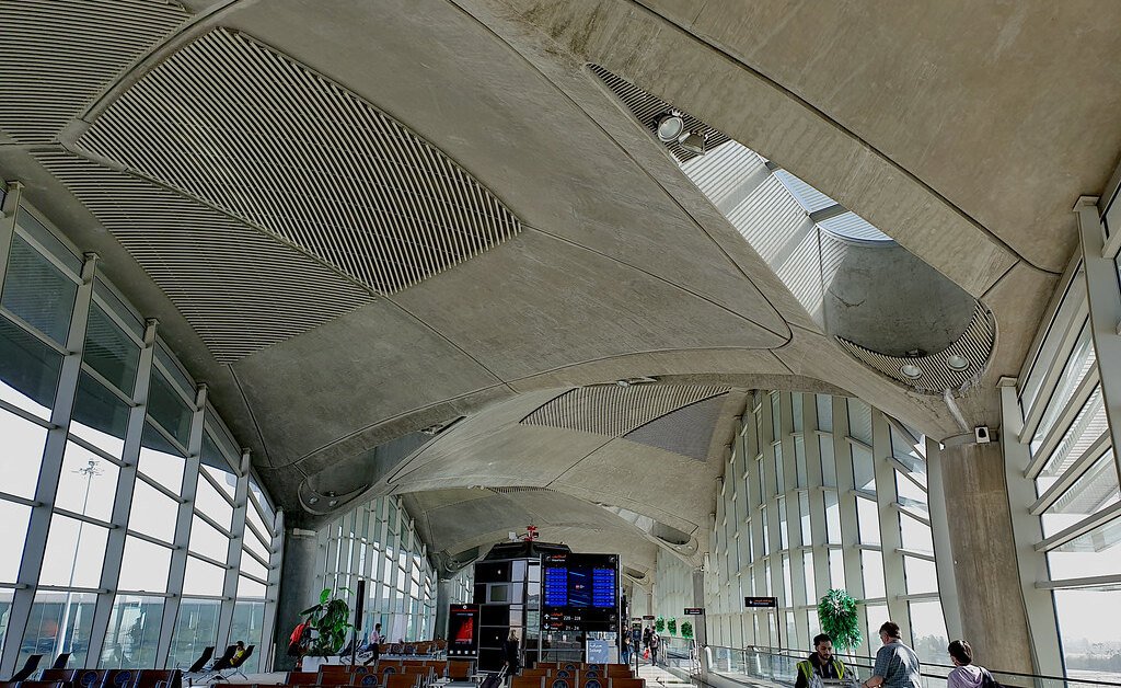 Care, Rerouting and Refund Rights During Flight Disruption